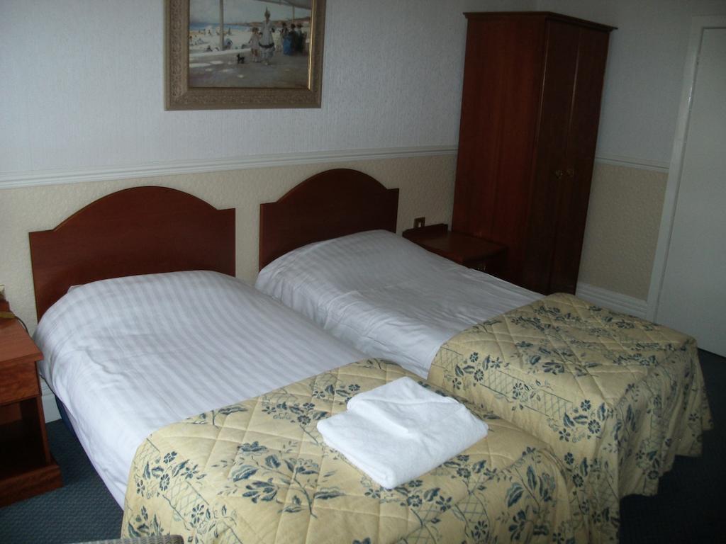 Clarkes Hotel Barrow In Furness Bilik gambar